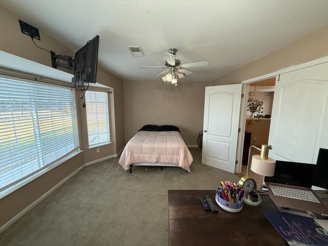2109 E Dinuba Avenue, Fresno, CA 93725