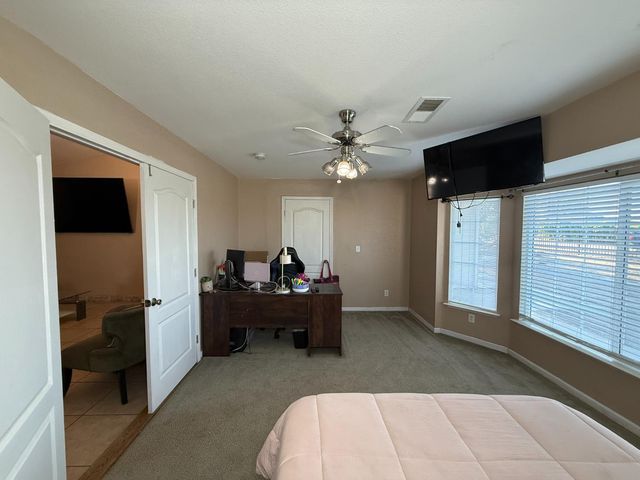 2109 E Dinuba Avenue, Fresno, CA 93725