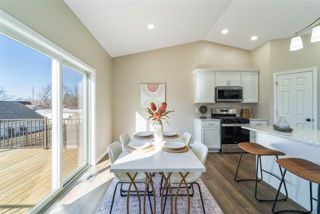 206 1st Avenue N, State Center, IA 50247