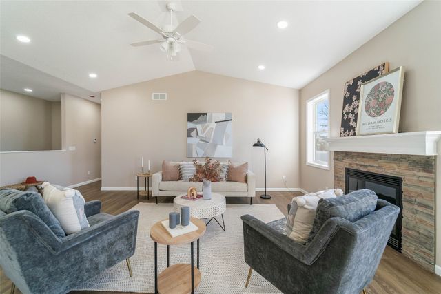206 1st Avenue N, State Center, IA 50247