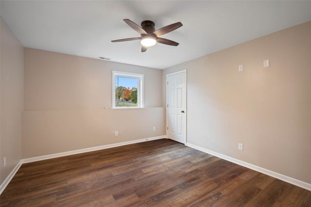 206 1st Avenue N, State Center, IA 50247