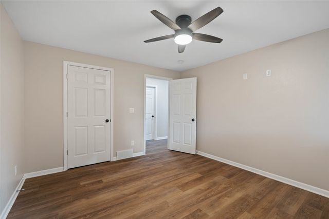 206 1st Avenue N, State Center, IA 50247