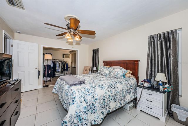 5230 VENETIAN BOULEVARD NE, St Petersburg, FL 33703