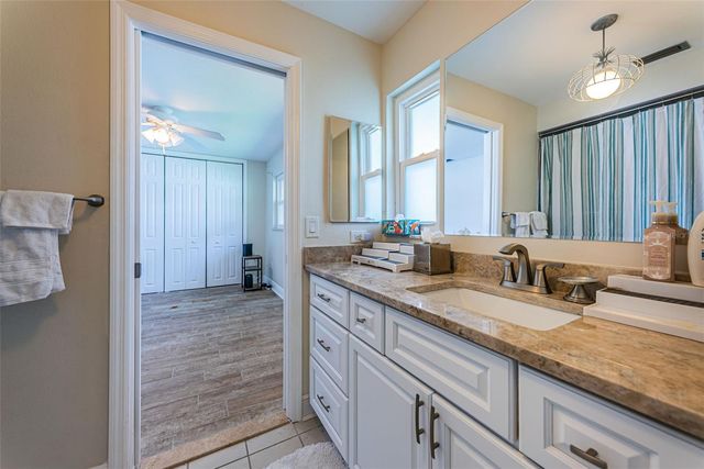 5230 VENETIAN BOULEVARD NE, St Petersburg, FL 33703