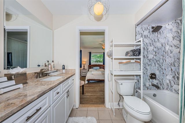5230 VENETIAN BOULEVARD NE, St Petersburg, FL 33703