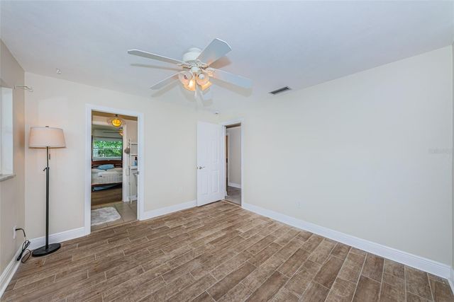 5230 VENETIAN BOULEVARD NE, St Petersburg, FL 33703