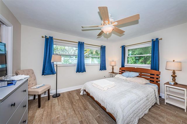 5230 VENETIAN BOULEVARD NE, St Petersburg, FL 33703