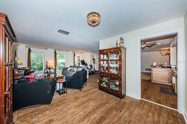 5230 VENETIAN BOULEVARD NE, St Petersburg, FL 33703