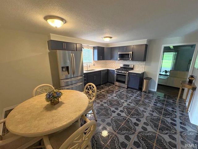 1515 Lofton Way, Fort Wayne, IN 46815