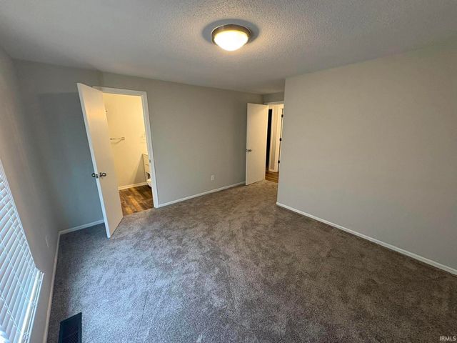 1515 Lofton Way, Fort Wayne, IN 46815