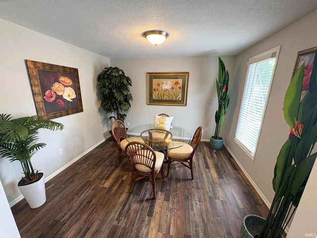 1515 Lofton Way, Fort Wayne, IN 46815
