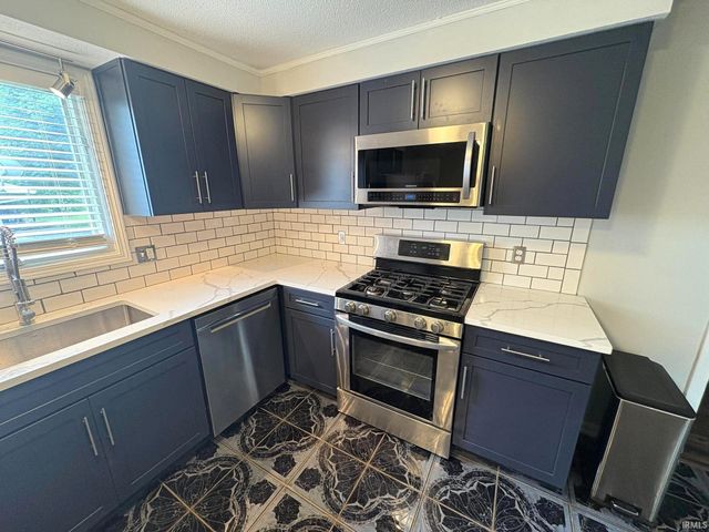 1515 Lofton Way, Fort Wayne, IN 46815