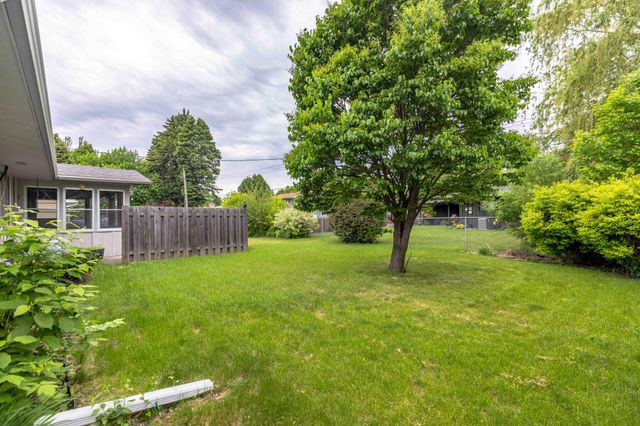501 23rd Avenue S, Fargo, ND 58103