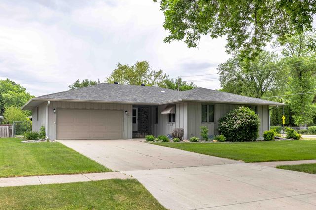 501 23rd Avenue S, Fargo, ND 58103