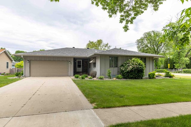 501 23rd Avenue S, Fargo, ND 58103