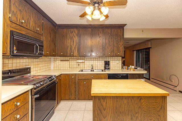 501 23rd Avenue S, Fargo, ND 58103