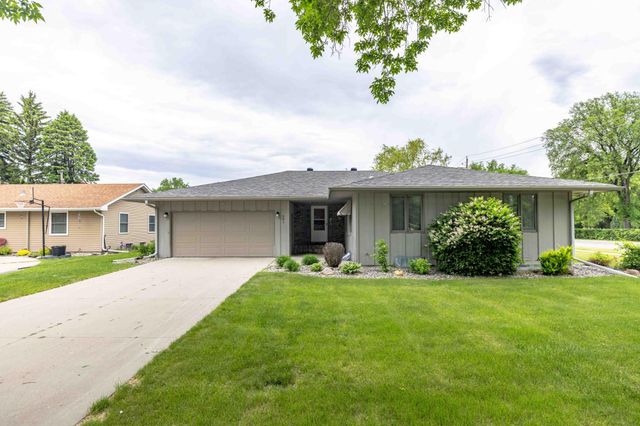 501 23rd Avenue S, Fargo, ND 58103