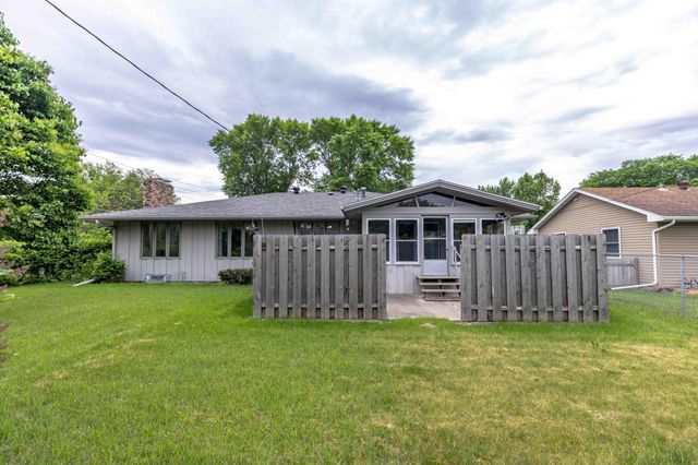 501 23rd Avenue S, Fargo, ND 58103