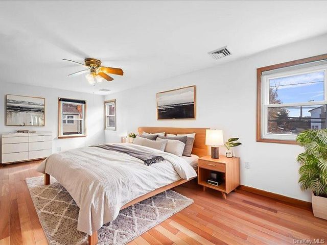 31 Broadmoor Lane, Westbury, NY 11590