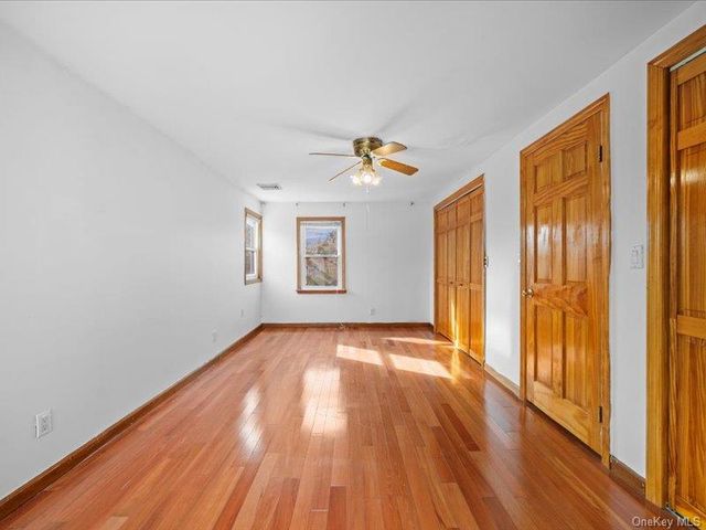 31 Broadmoor Lane, Westbury, NY 11590