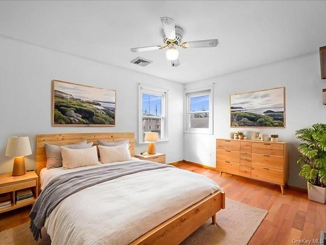 31 Broadmoor Lane, Westbury, NY 11590