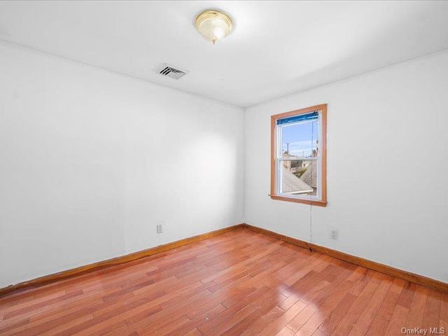 31 Broadmoor Lane, Westbury, NY 11590