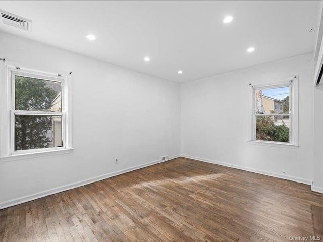 31 Broadmoor Lane, Westbury, NY 11590