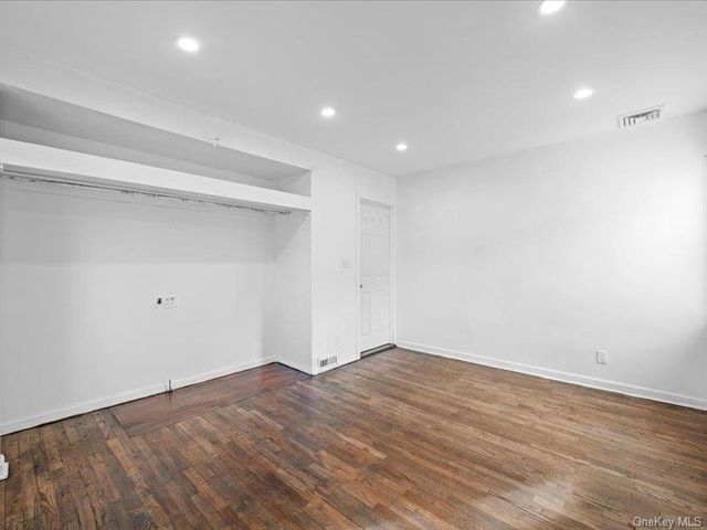 31 Broadmoor Lane, Westbury, NY 11590