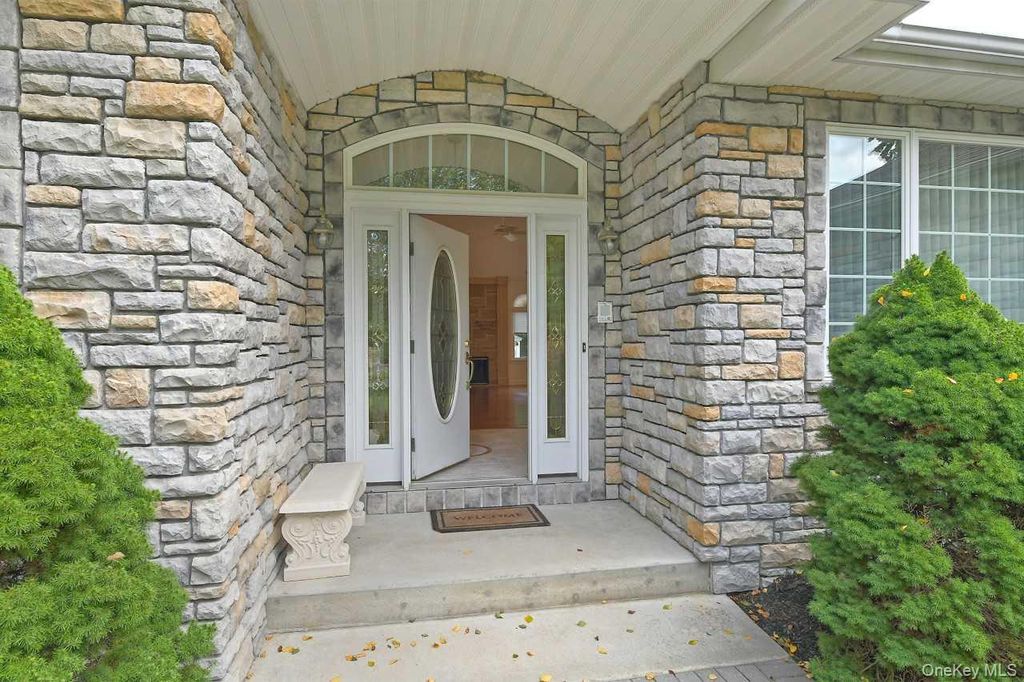 299 Pine Acre Boulevard, Dix Hills, NY 11746 — photo 4