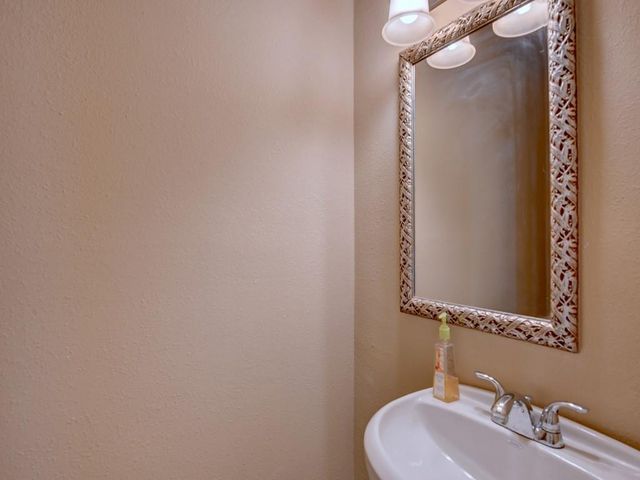 6330 Creekbend Drive D, Houston, TX 77096