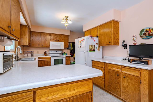 4620 STERNBERG AVENUE, Weston, WI 54476