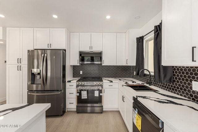 7323 N 16TH Place, Phoenix, AZ 85020