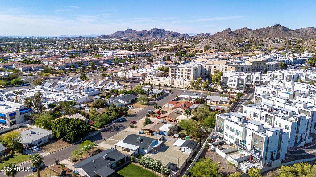 Image 43 of property listing at 7323 N 16TH Place, Phoenix, AZ 85020