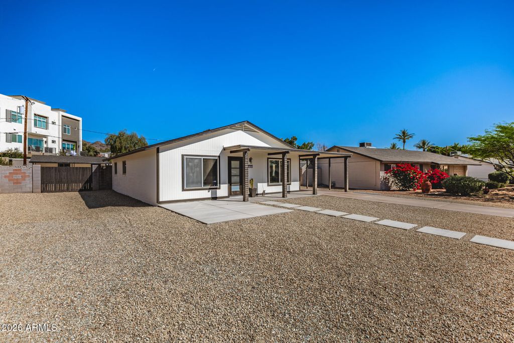 Image 51 of property listing at 7323 N 16TH Place, Phoenix, AZ 85020