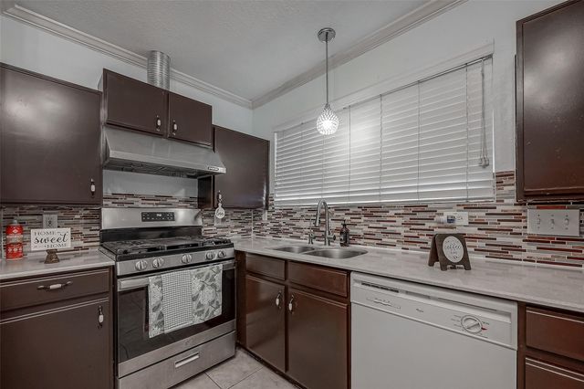 9511 Farrell Drive, Houston, TX 77070