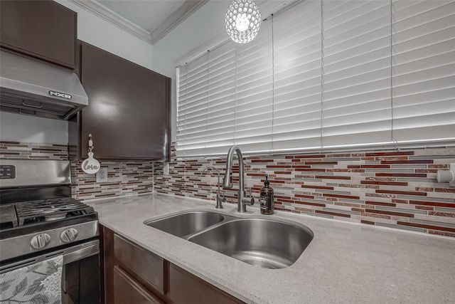 9511 Farrell Drive, Houston, TX 77070