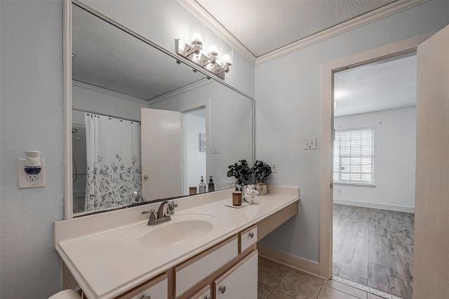 9511 Farrell Drive, Houston, TX 77070