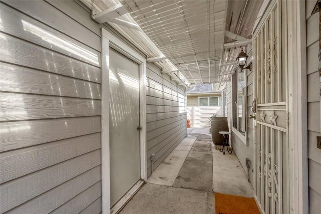 9511 Farrell Drive, Houston, TX 77070