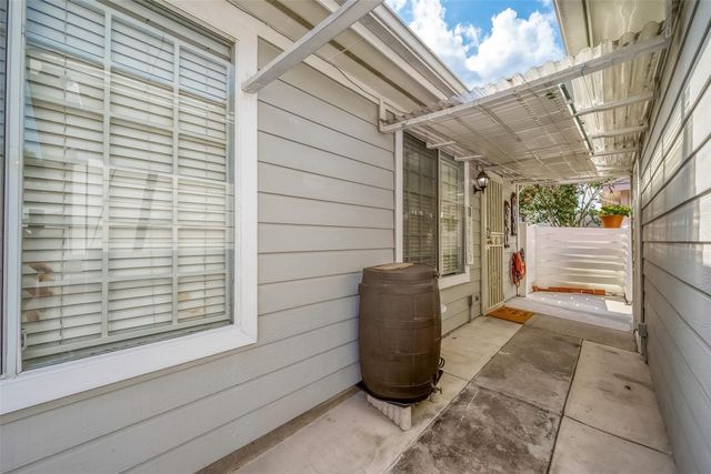 9511 Farrell Drive, Houston, TX 77070