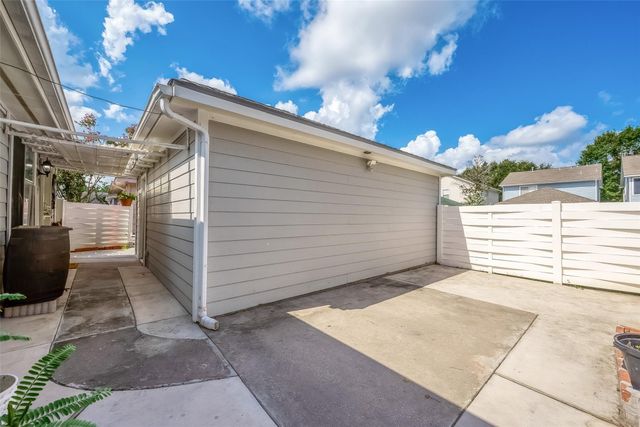 9511 Farrell Drive, Houston, TX 77070