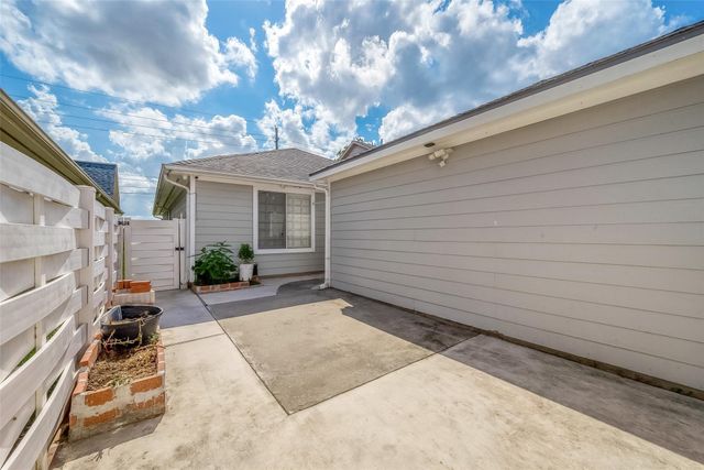 9511 Farrell Drive, Houston, TX 77070