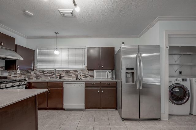 9511 Farrell Drive, Houston, TX 77070