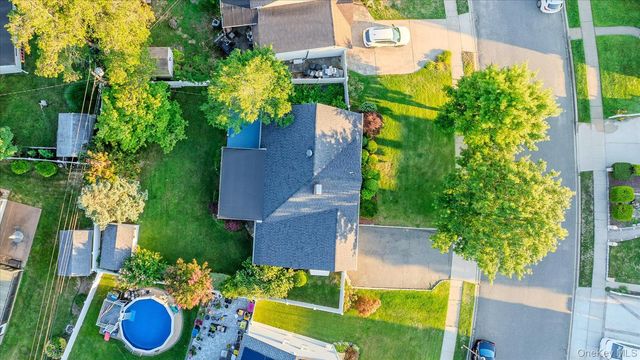 51 Shepherd Lane, Levittown, NY 11756