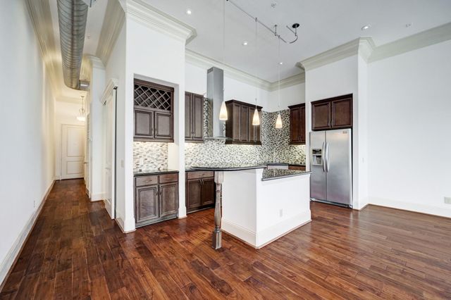 2510 Travis Street 202, Houston, TX 77006