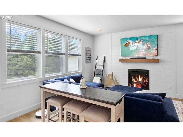 4153 Se INLET Ave, Lincoln City, OR 97367