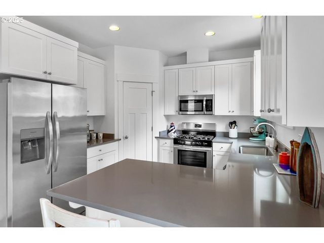 4153 Se INLET Ave, Lincoln City, OR 97367