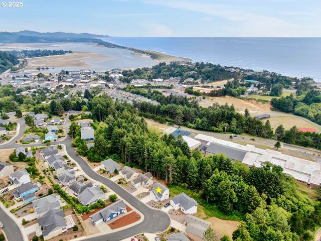 4153 Se INLET Ave, Lincoln City, OR 97367