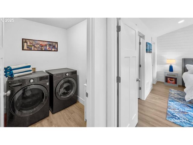 4153 Se INLET Ave, Lincoln City, OR 97367