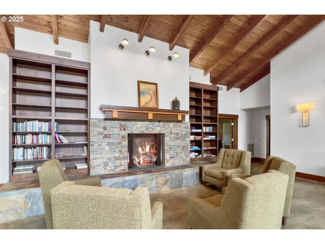 4153 Se INLET Ave, Lincoln City, OR 97367