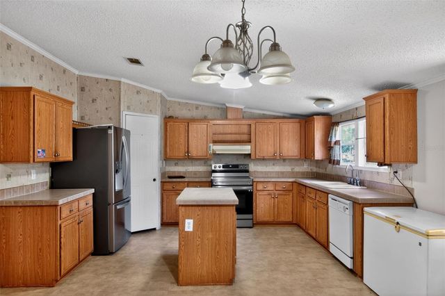 41933 PINE VALLEY DRIVE, Paisley, FL 32767